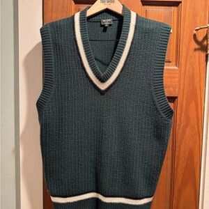 Todd Snyder Men's Dark Green V-Neck Sweater Vest 100% Lambs Wool